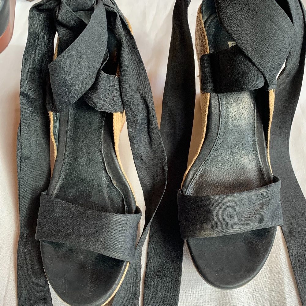 Ugg wedge espadrilles size 9